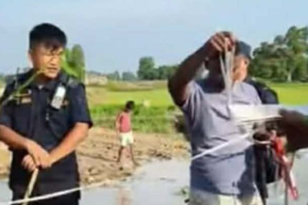 पुल बनाउन खनिएको खाल्डोमा दुई बालिका मृत फेला